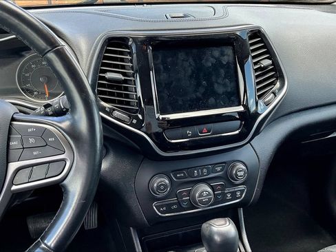 Used 2020 Jeep Cherokee Limited AWD/4WD image 6