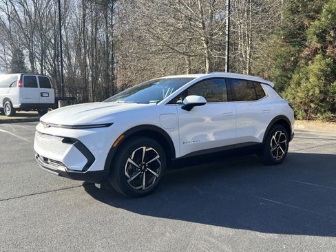 New 2026 Chevrolet Equinox EV LT AWD/4WD image 5