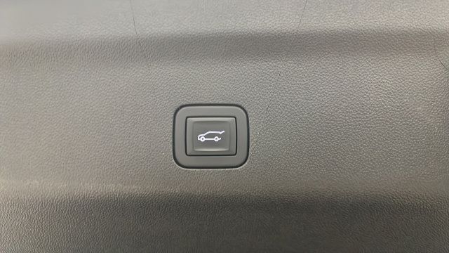 Used 2025 Chevrolet Suburban Premier AWD/4WD image 27