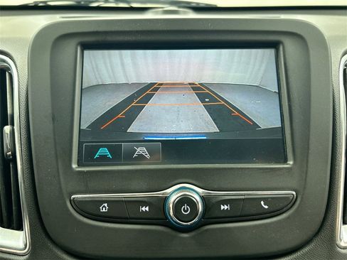 Used 2018 Chevrolet Malibu LT image 15