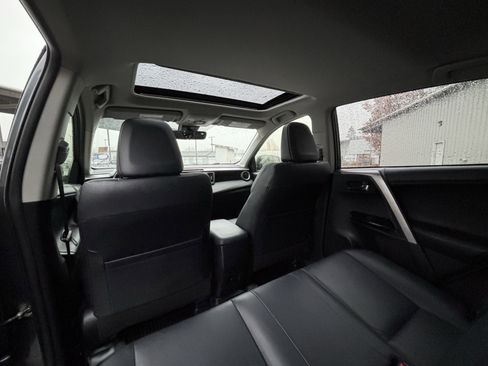 Used 2017 Toyota RAV4 Limited image 17