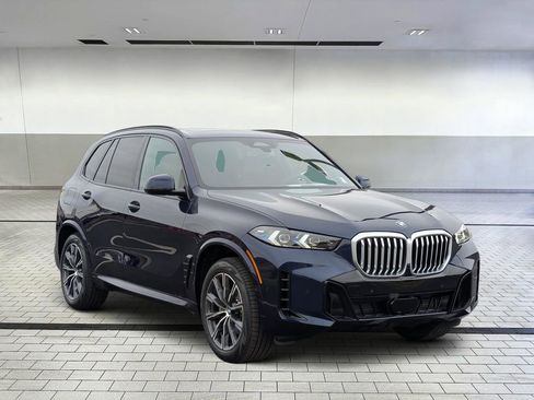 New 2026 BMW X5 xDrive40i w/ M Sport Package AWD/4WD image 1