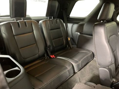Used 2017 Ford Explorer Limited w/ Equipment Group 301A AWD/4WD image 9