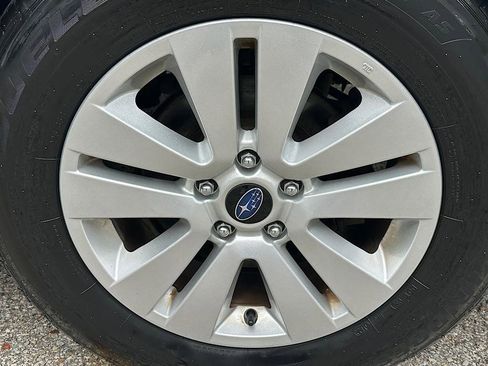 Used 2018 Subaru Outback 2.5i Premium AWD/4WD image 29