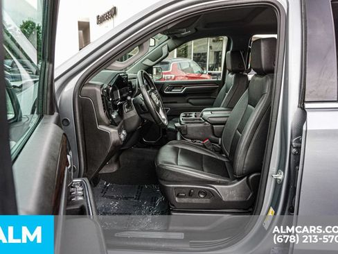 Used 2025 GMC Sierra 1500 SLT RWD image 18
