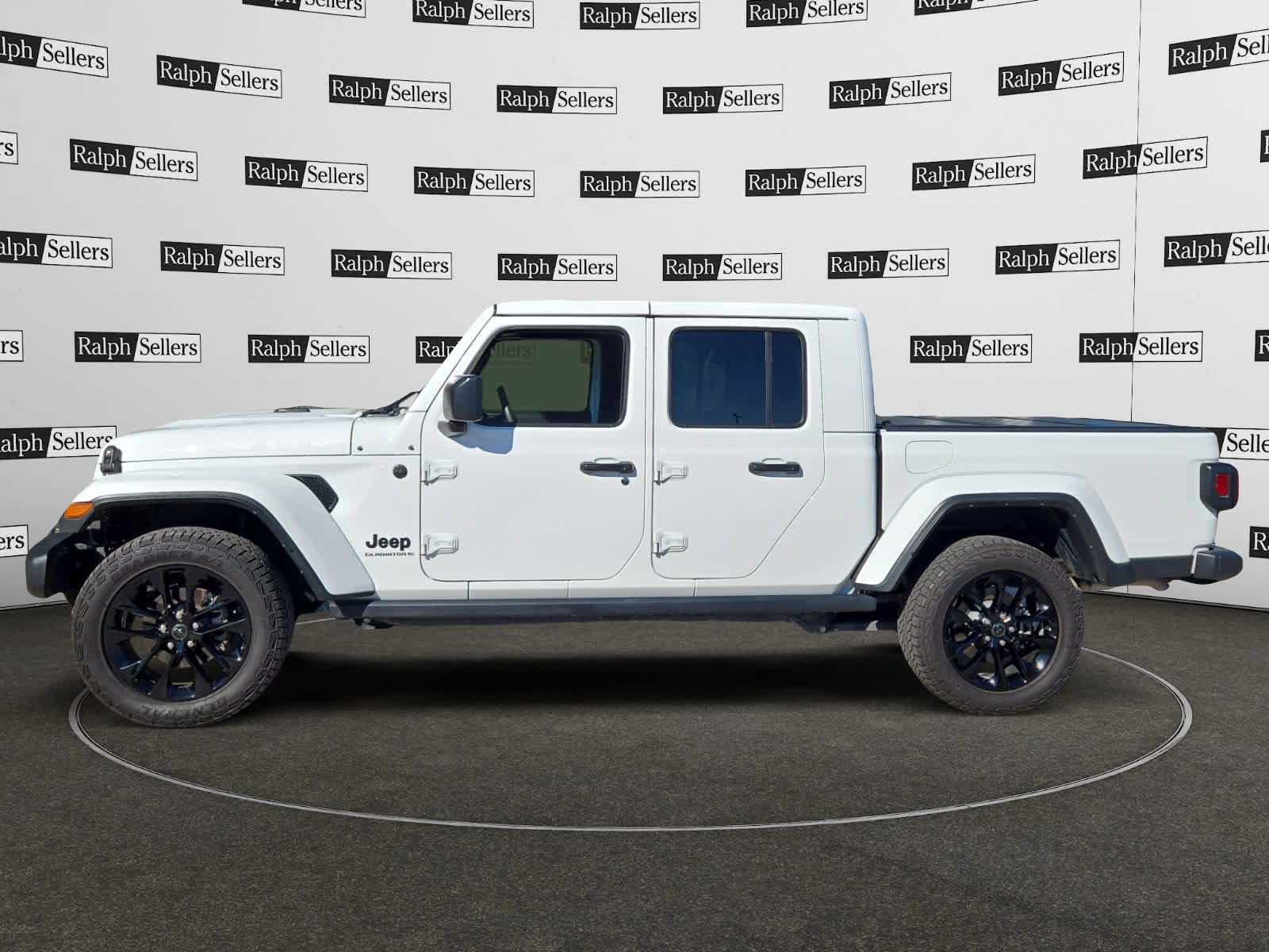 Used 2024 Jeep Gladiator Sport AWD/4WD image 3