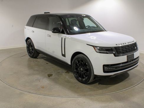 Used 2024 Land Rover Range Rover Long Wheelbase SE image 7