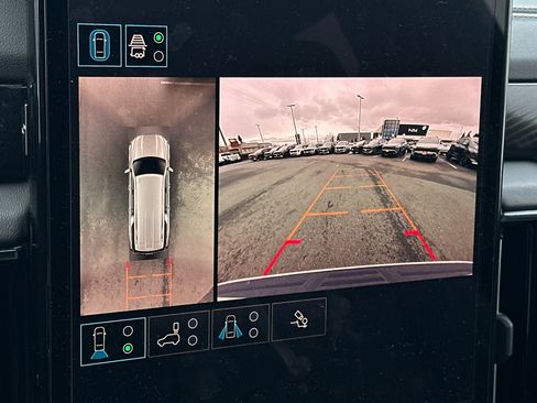 Used 2025 GMC Yukon XL AT4 image 20