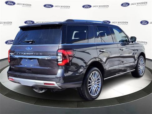 Used 2023 Ford Expedition Limited image 5