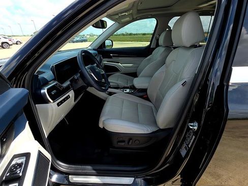 Used 2024 Kia Telluride SX w/ Towing Package image 7