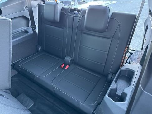 Used 2021 Volkswagen Tiguan SE R-Line w/ 3rd Row Seat Package image 27