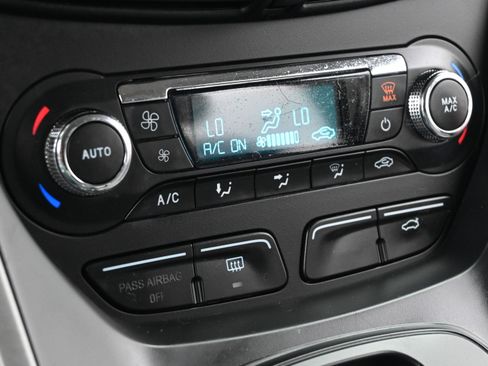 Used 2014 Ford Escape SE w/ Equipment Group 201A FWD image 19