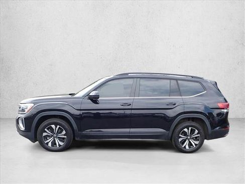 Used 2024 Volkswagen Atlas SE AWD/4WD image 2