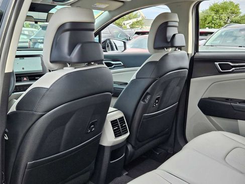 Certified 2024 Kia Sportage EX image 11