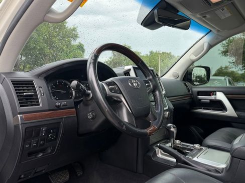 Used 2019 Toyota Land Cruiser w/ Four Season Floor Mat Package AWD/4WD image 12