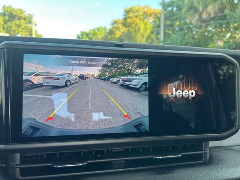 Certified 2024 Jeep Gladiator Sport image 14