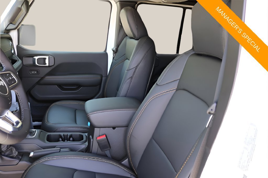 New 2026 Jeep Wrangler Unlimited Sahara AWD/4WD image 11