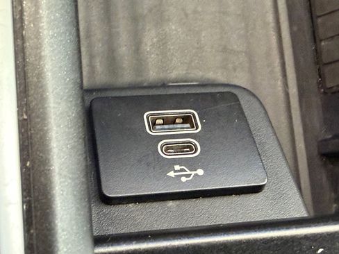 Certified 2025 Ford Expedition Active image 29