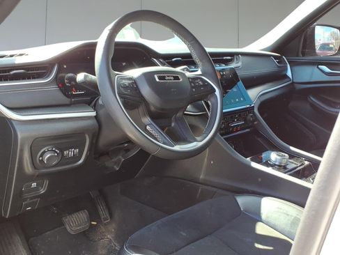 Used 2023 Jeep Grand Cherokee L Laredo AWD/4WD image 10