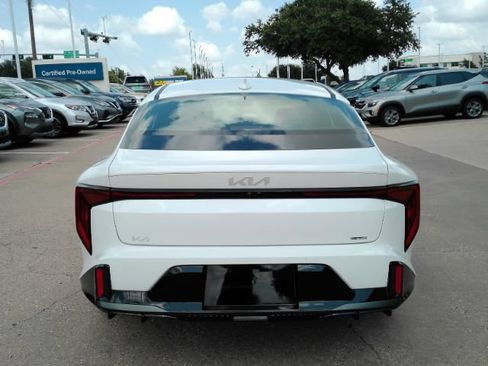 Used 2025 Kia K4 EX w/ GT-Line Premium Package FWD image 9