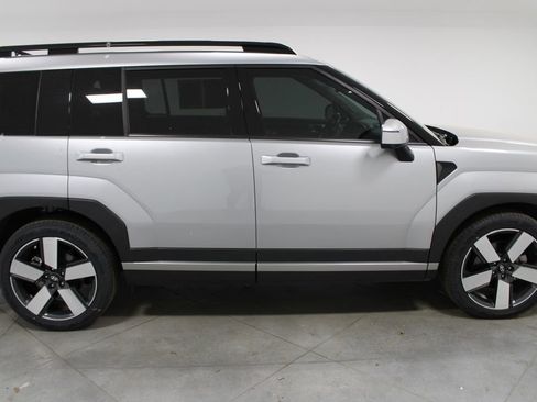 Used 2024 Hyundai Santa Fe Limited FWD image 11