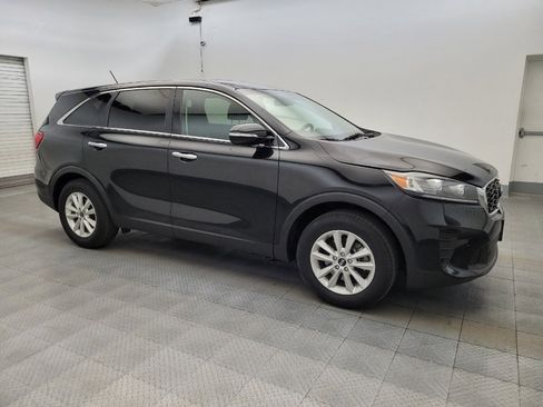 Used 2019 Kia Sorento L FWD image 11