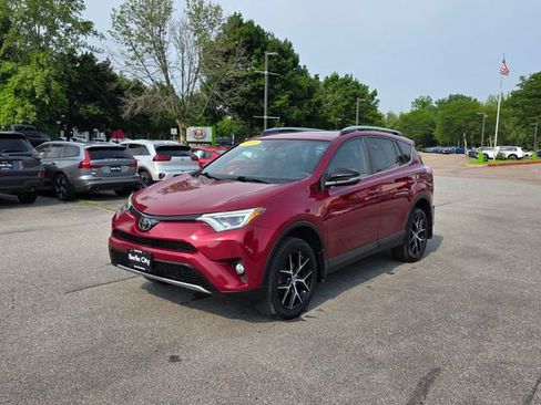 Used 2018 Toyota RAV4 SE w/ Power Extra Value Package AWD/4WD image 4