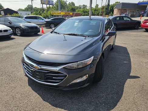 Used 2021 Chevrolet Malibu LT FWD image 4