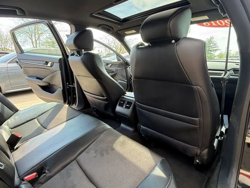 Used 2018 Honda Accord Sport image 12