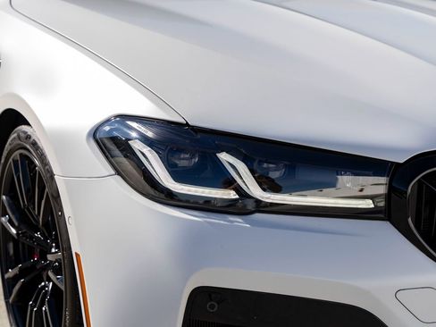 Certified 2022 BMW M5 w/ Competition Package image 10
