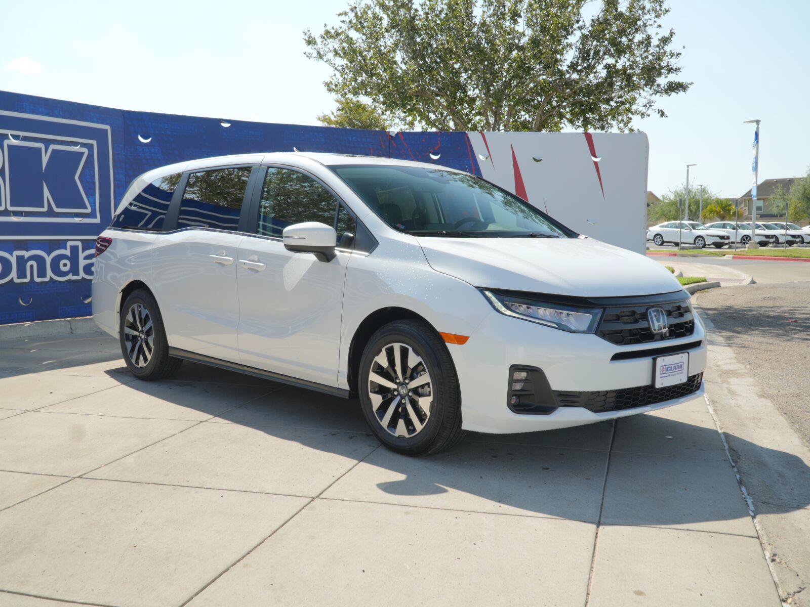 New 2026 Honda Odyssey EX-L image 3