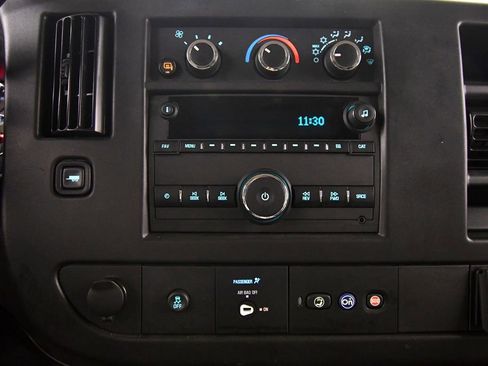 Used 2025 Chevrolet Express 3500 LS RWD image 19