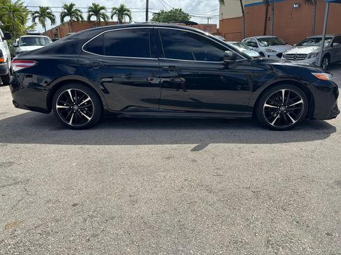 Used 2020 Toyota Camry XSE image 4