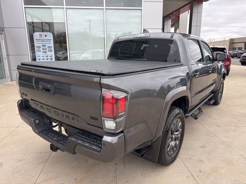 Used 2022 Toyota Tacoma Limited image 7
