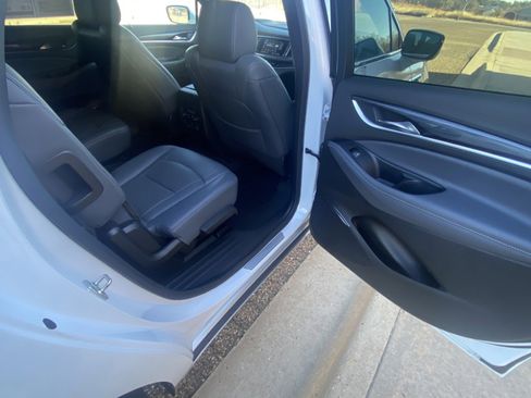 Used 2024 Buick Enclave Premium image 15