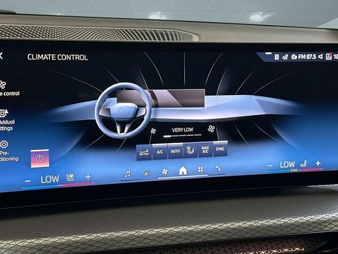 New 2026 BMW 330i Sedan w/ M Sport Package image 24