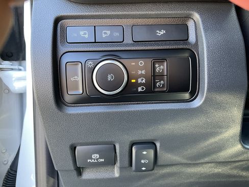Used 2024 Ford F350 Lariat w/ Lariat Ultimate Package AWD/4WD image 33