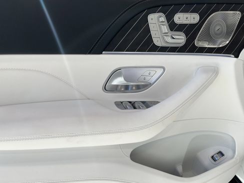 New 2025 Mercedes-Benz Maybach GLS 600 4MATIC image 11
