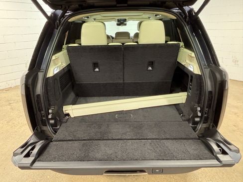 New 2026 Land Rover Range Rover Long Wheelbase SE AWD/4WD image 43