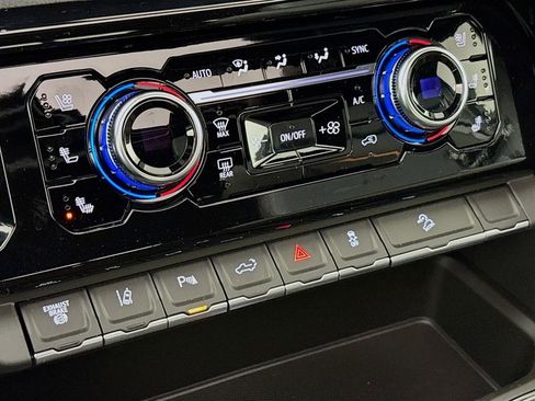 New 2026 GMC Sierra 2500 AT4 w/ AT4 Preferred Package image 16