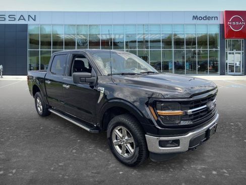Used 2025 Ford F150 XLT w/ Equipment Group 301A Standard AWD/4WD image 3