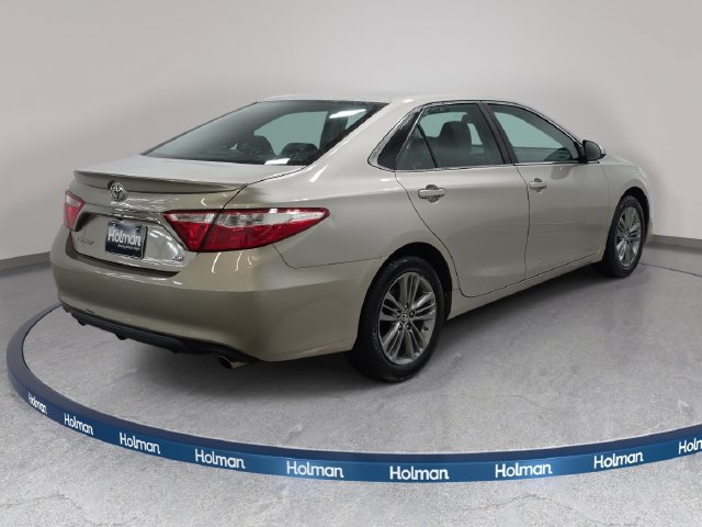 Used 2016 Toyota Camry SE w/ Moonroof Package FWD image 6