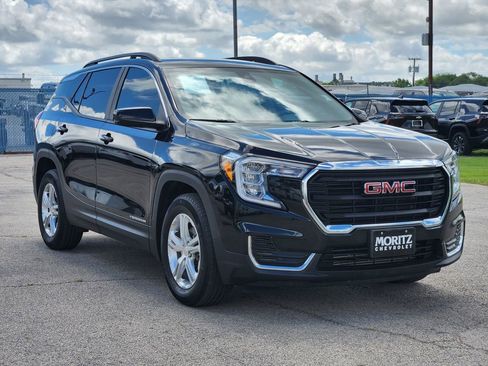 Certified 2022 GMC Terrain SLE w/ Driver Convenience Package FWD image 3