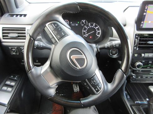 Used 2023 Lexus GX 460 Luxury w/ Sport Design Package AWD/4WD image 39