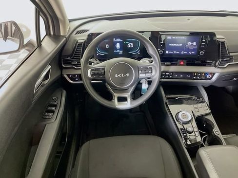 Used 2025 Kia Sportage LX FWD image 21