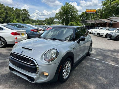 Used 2015 MINI Cooper S image 1
