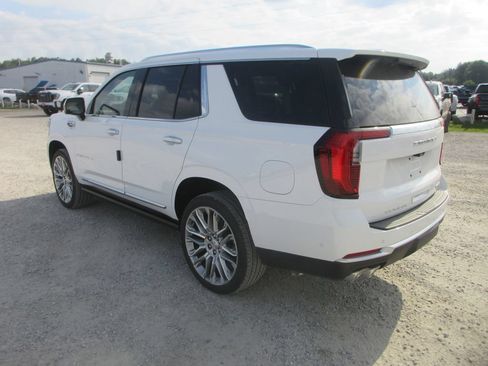 New 2026 GMC Yukon Denali w/ Denali Reserve Package AWD/4WD image 6
