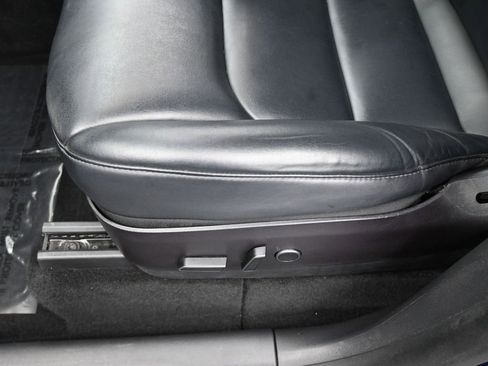 Used 2021 Tesla Model Y Long Range image 16