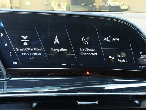 Used 2023 Cadillac Escalade Sport w/ LPO, ONYX Package AWD/4WD image 17