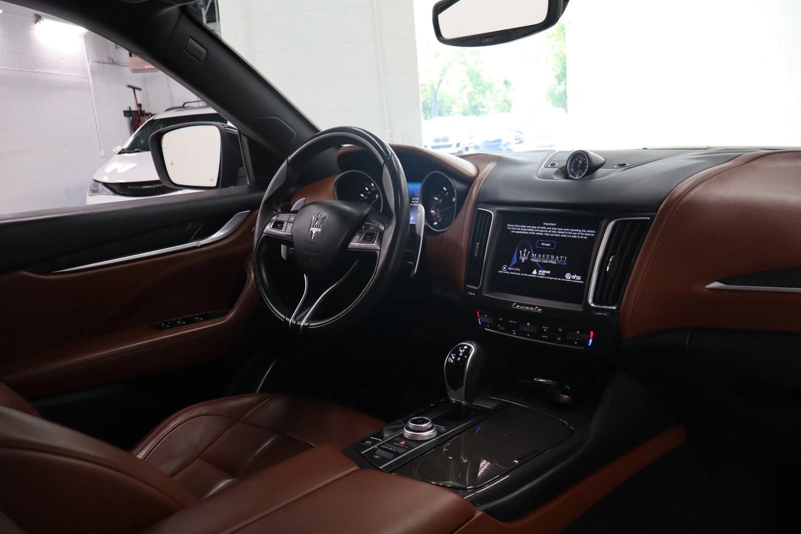 Used 2017 Maserati Levante S AWD/4WD image 40